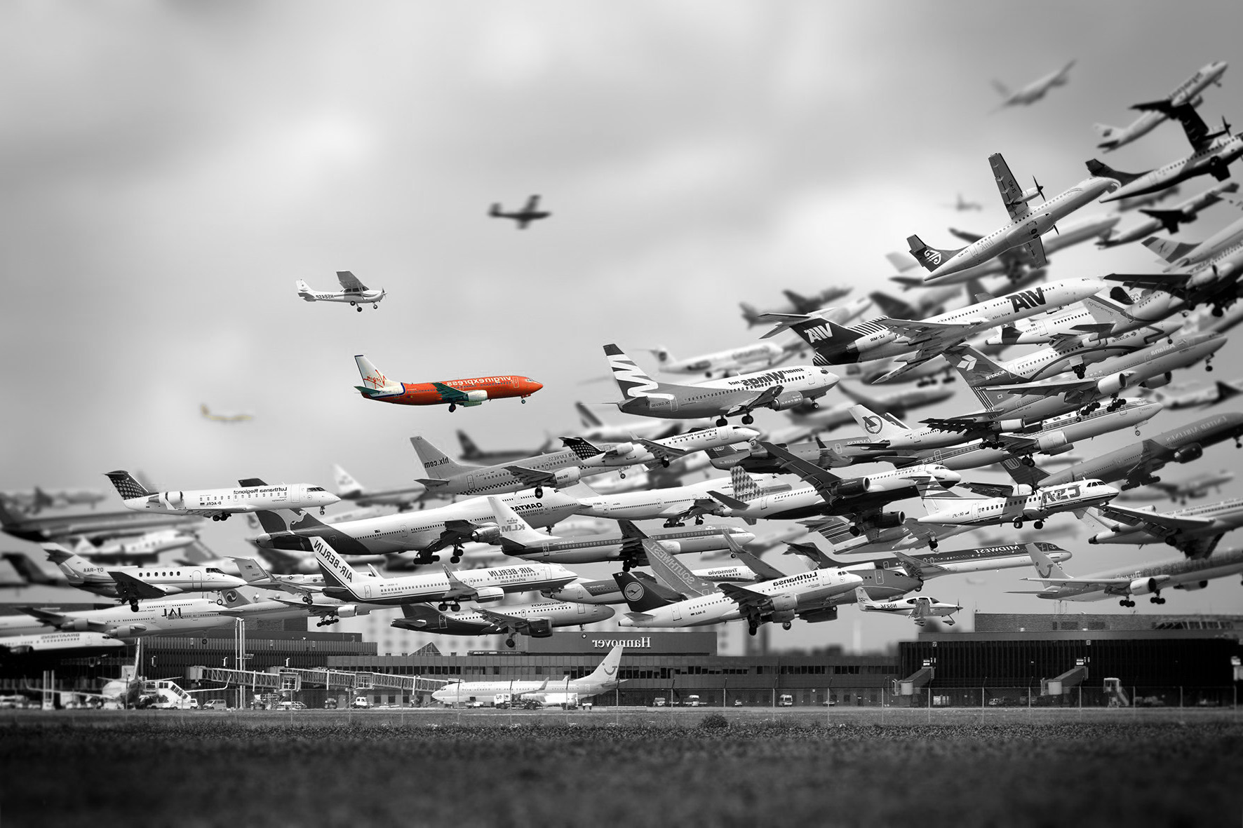 Multiple-Airplanes-Taking-Off-10-kopia.j